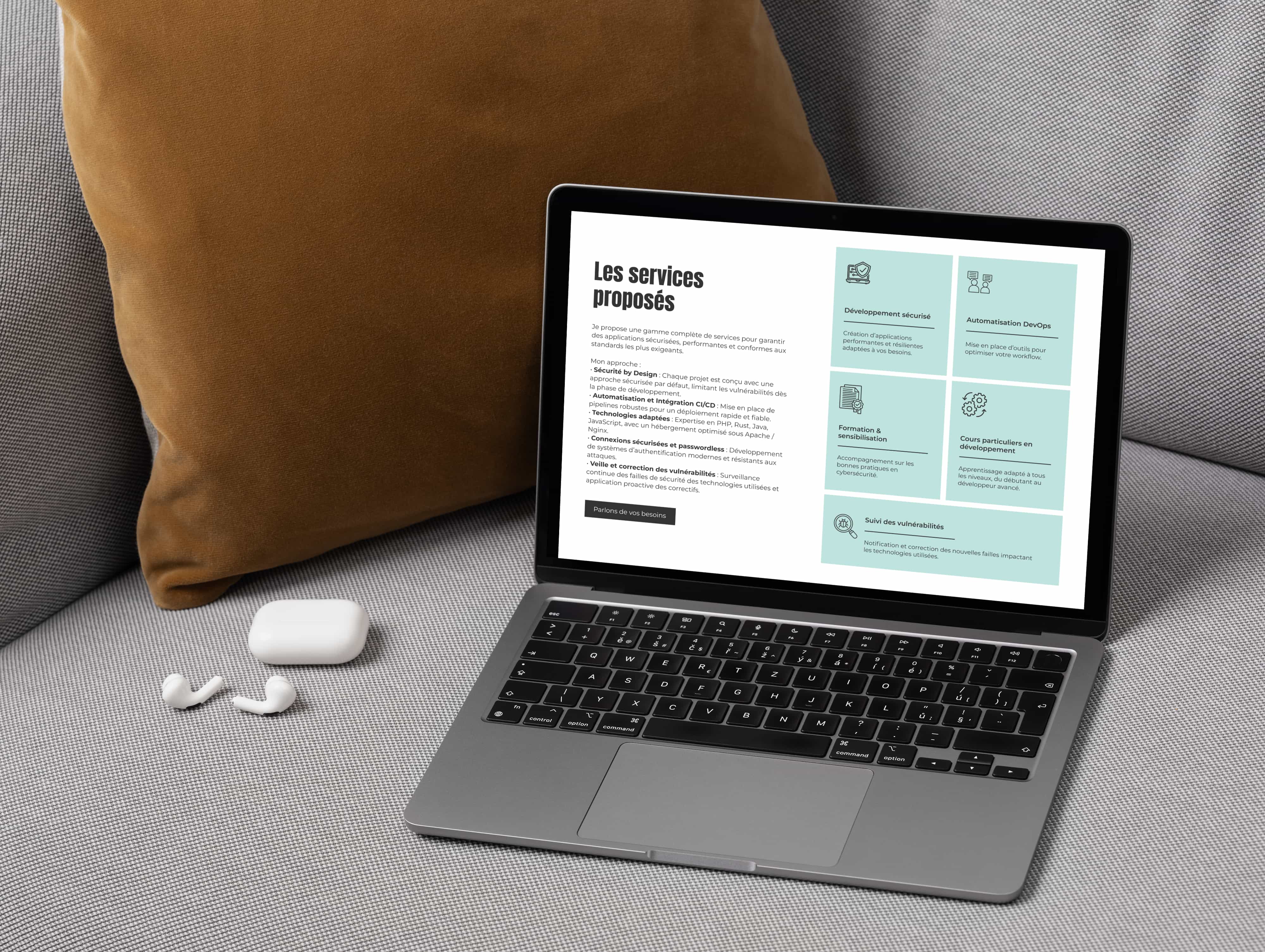 Conception UI/UX de la section services pour un développeur expert en cybersécurité à Bordeaux réalisée par Chloé Doustalet